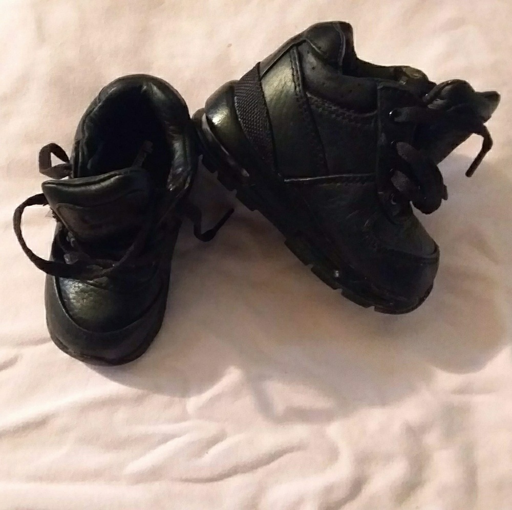 Nike toddler boot